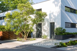 Gartenplanung Gartenarchitekt Gartengestaltung Renate-Waas Muenchen moderner Vorgarten Dachau Fuerstenfeldbruck Bad-Aibling